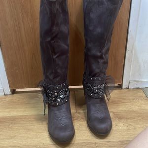 NWT suede boots